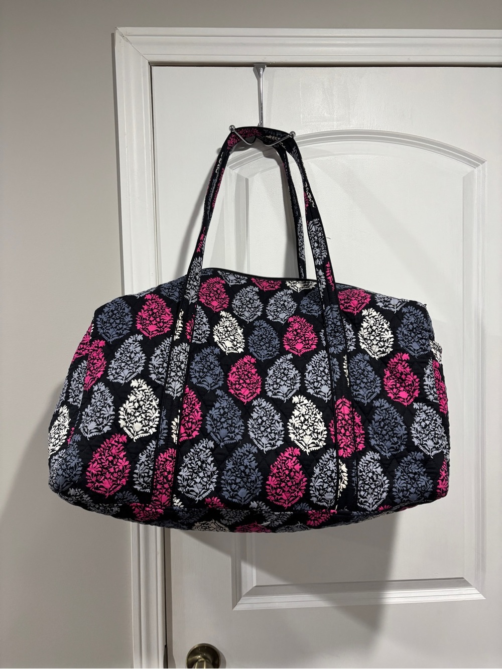 Vera Bradley, Northern lights, pink, gray, and black large duffel bag